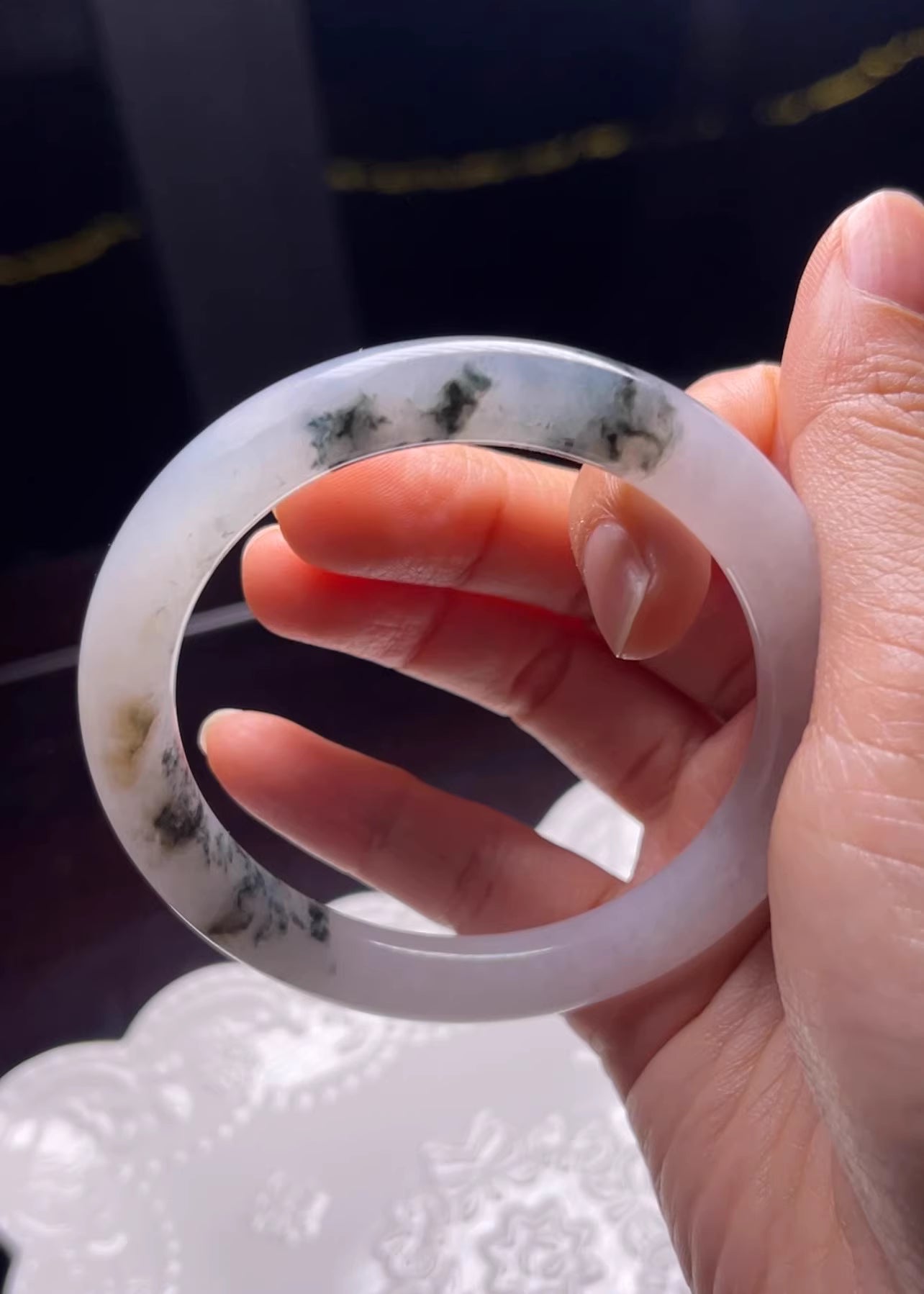 The "Ink Wash Seaweed Bloom" Icy-Gel Jadeite Round Bangle (59.4mm)