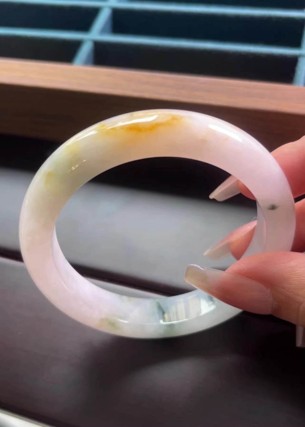 The "Sunflower Radiance" Icy Golden Splash with Floating Bloom Feature Round Bangle (55mm)