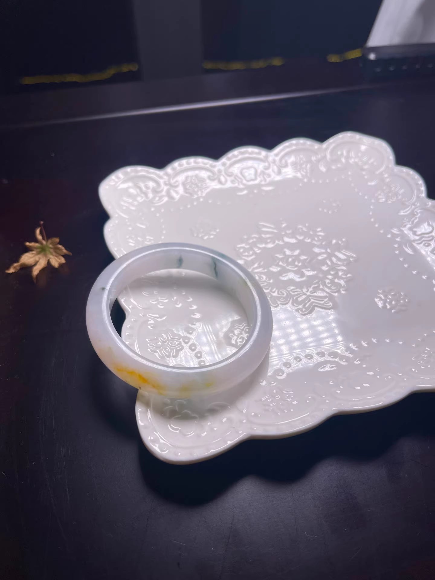The "Sunflower Radiance" Icy Golden Splash with Floating Bloom Feature Round Bangle (55mm)