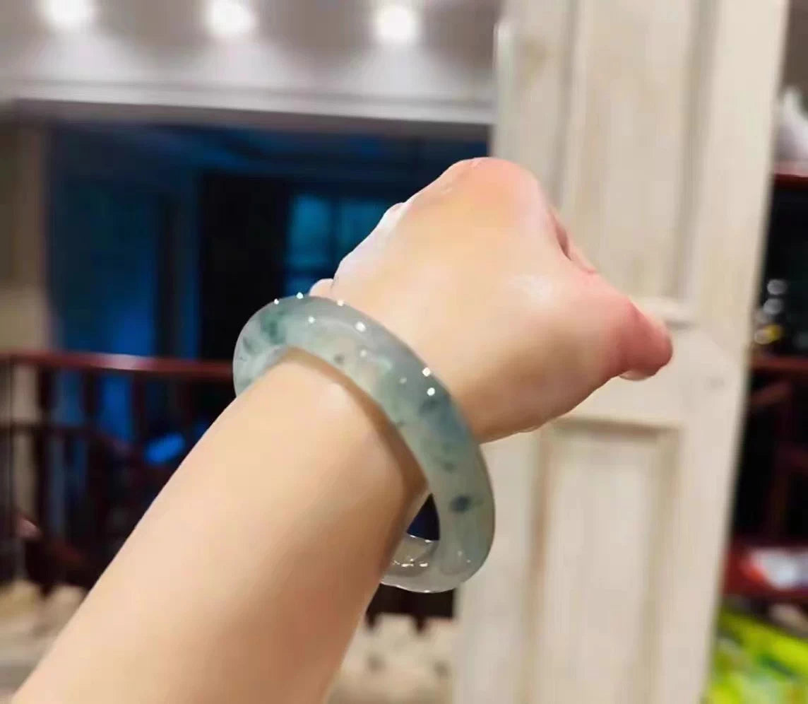 The "Wild Moss &amp; Mist" Icy Flower-Float African Jade Bangle (58mm)