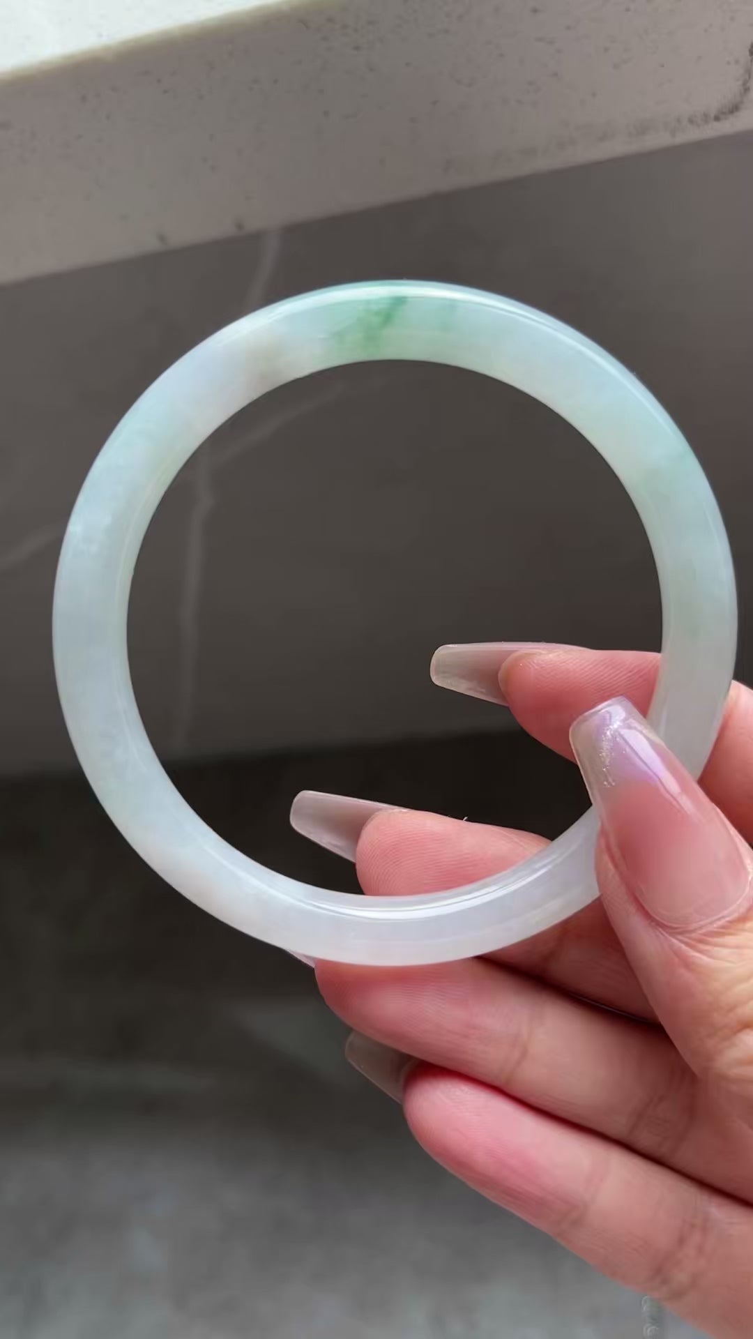 The "Morning Dew" Icy Luster Floating Bloom Thin Round Bangle (57.2mm)